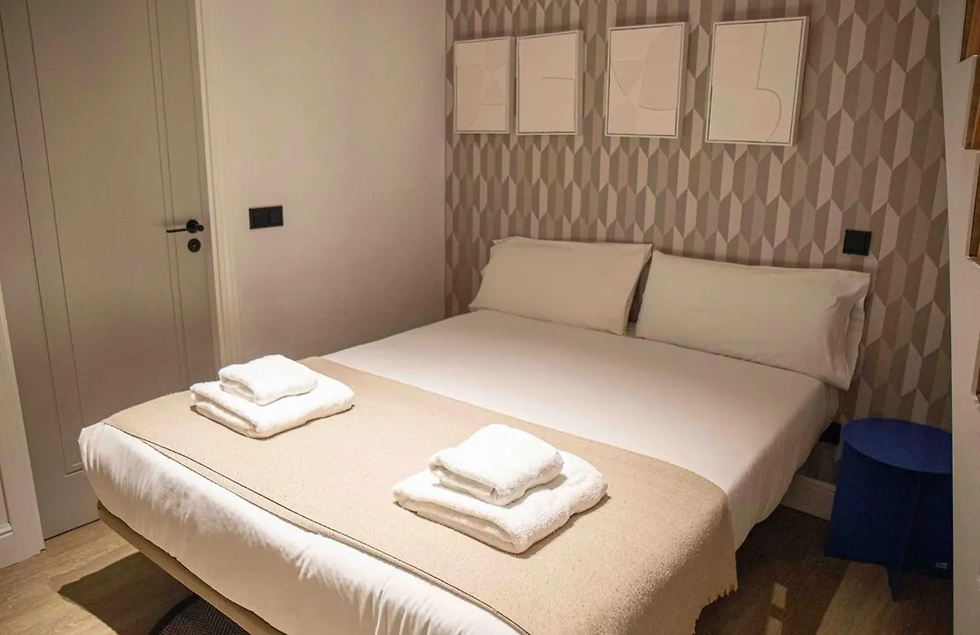 Edmond Vibes Puerta del Sol Suites-1